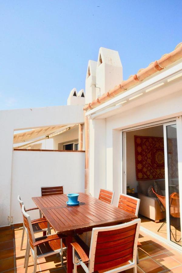 Beachfront Duplex With Terrace And Sea Views - Cadaqués Exterior photo