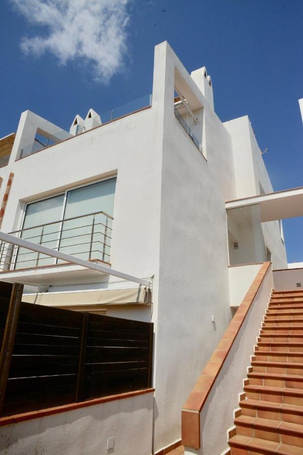Beachfront Duplex With Terrace And Sea Views - Cadaqués Exterior photo